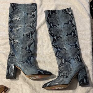 Vero Cuoio Blue Snakeskin Heeled Boots